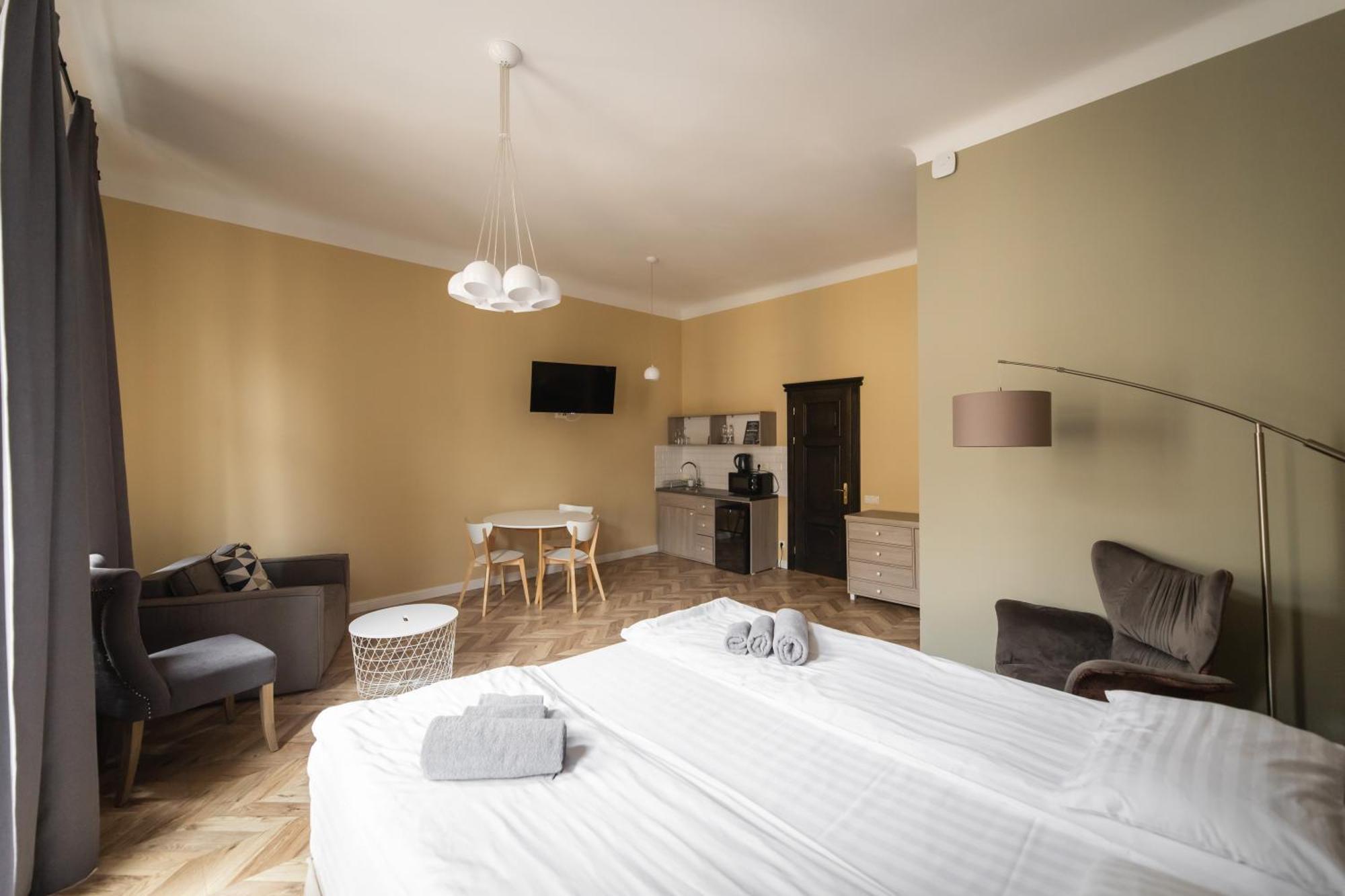 Apartments Justlvivit At The Rynok Square Exterior foto